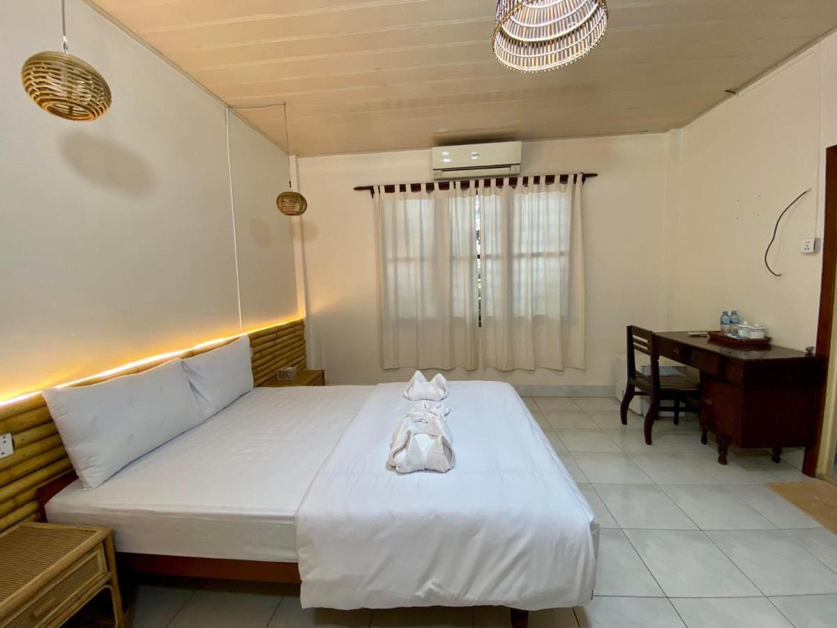 Ecran Riverfront Guesthouse كامبوت المظهر الخارجي الصورة