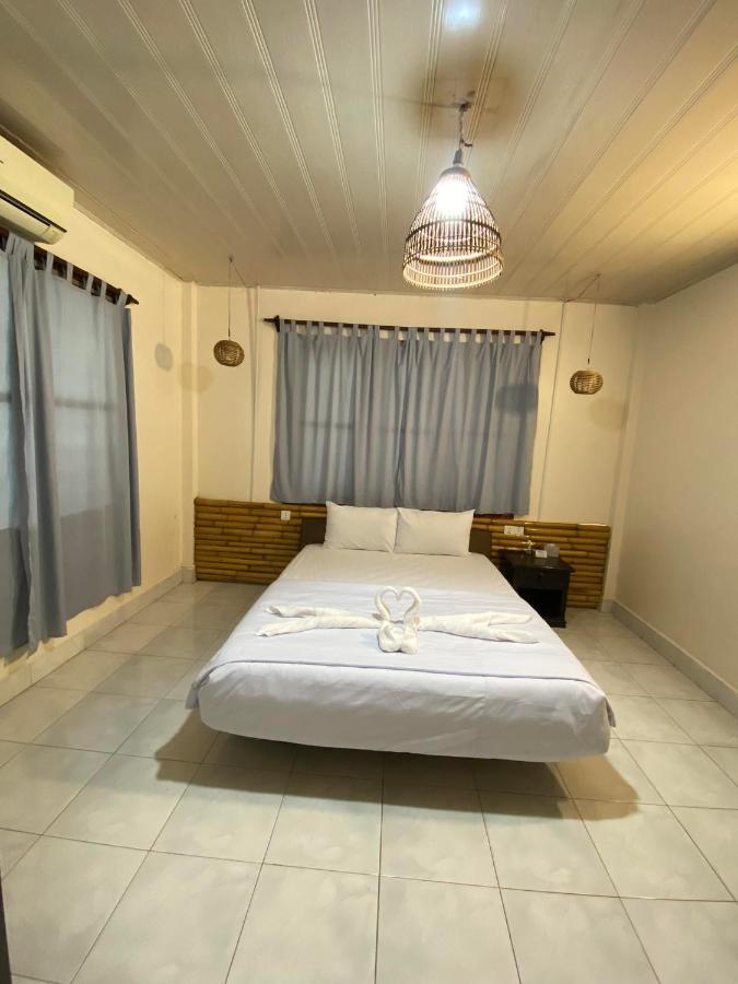 Ecran Riverfront Guesthouse كامبوت المظهر الخارجي الصورة