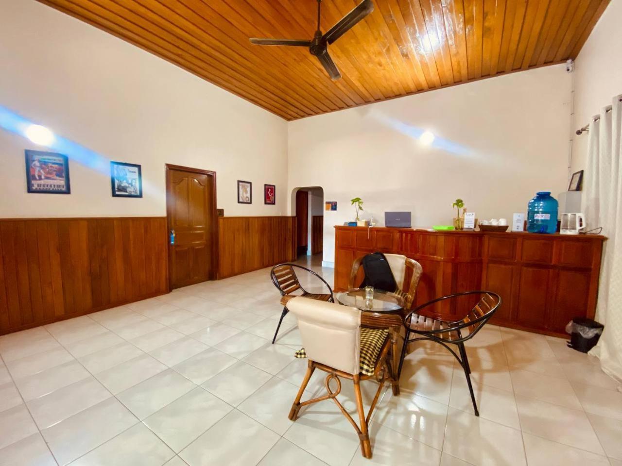 Ecran Riverfront Guesthouse كامبوت المظهر الخارجي الصورة